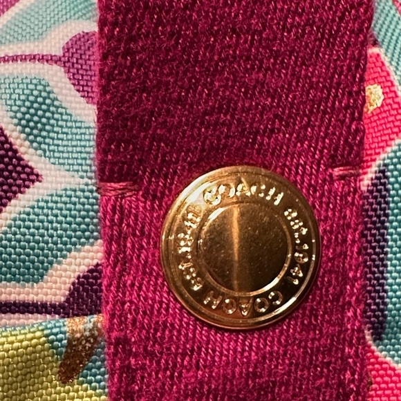 Rare Limited Edition Coach Poppy Pink Travel Bag with Whimsical Design EUC - Picture 4 of 16